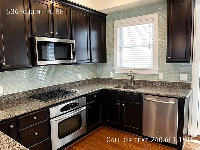 536 Regent Pl NE — Photo 6