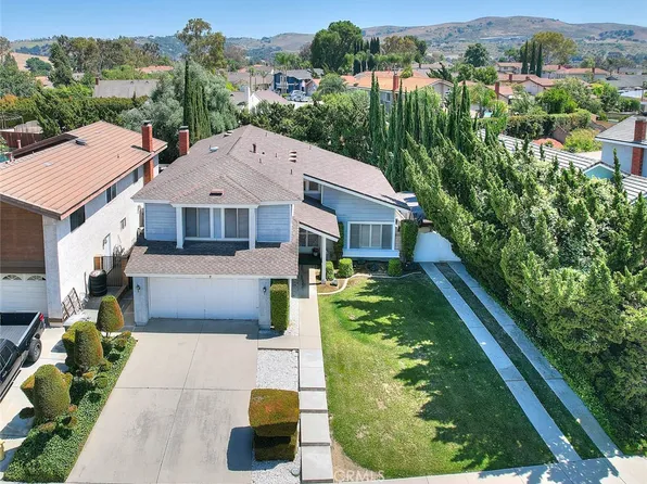 36 Old Wood Rd, Pomona, CA 91766