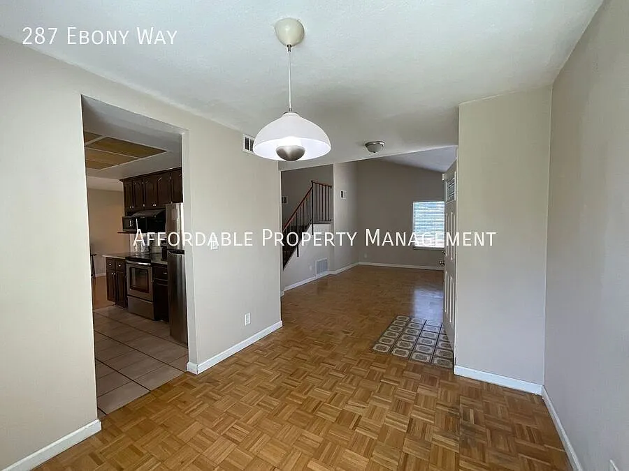 Building Photo - 287 Ebony Way