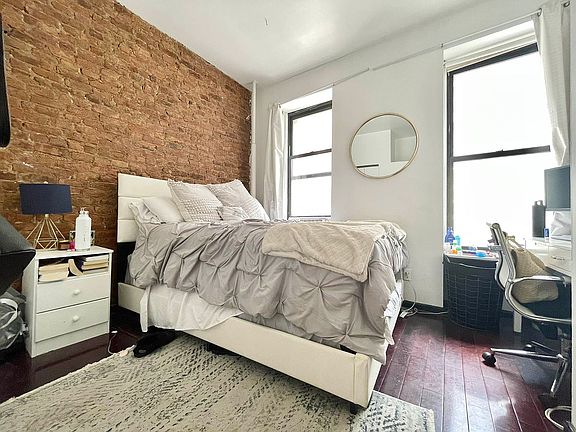 5th image of 168 Lexington Ave APT 3