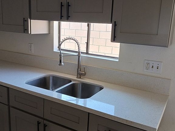 5th image of 13840 Mark Dr APT A