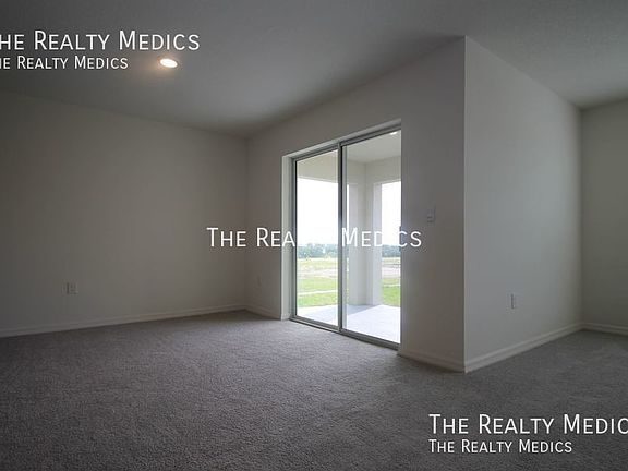 5th image of 556 Twisted Oaks Dr