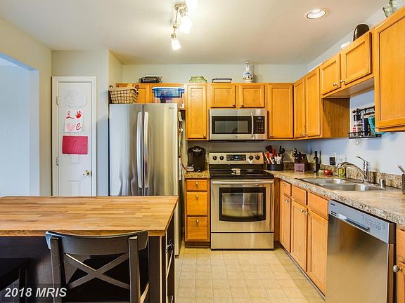 3rd image of 7203 Wytheville Cir