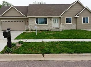 74 Me Me Ln, Reedsburg, WI 53959