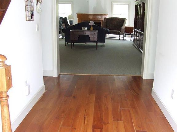 4th image of 4470 Valley Brook Dr