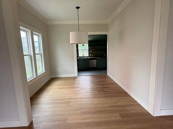 3rd image of 1014 Iris St