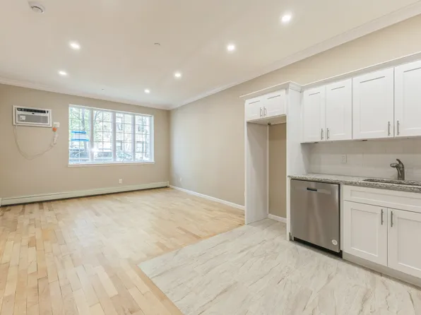 1570 West Tenth Street image 11 of 15