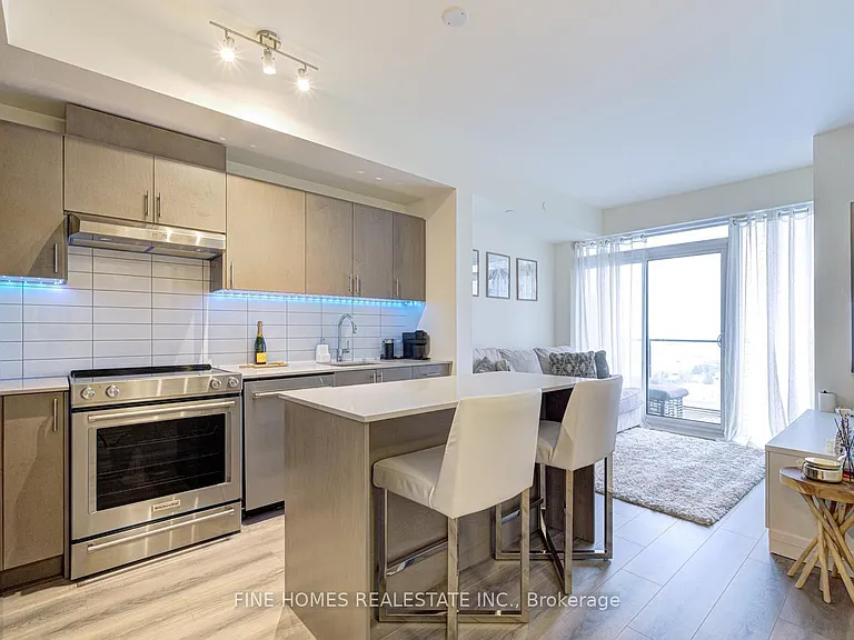 9000 Jane St #1903 — Photo 10