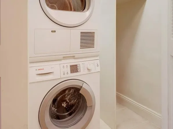 300 East 74th Street image 5 of 9