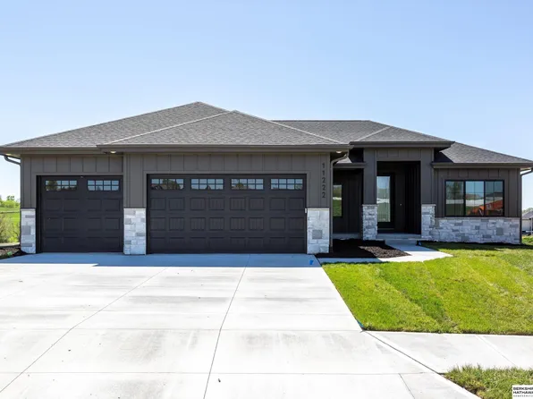 4509 N 213th St, Elkhorn, NE 68022