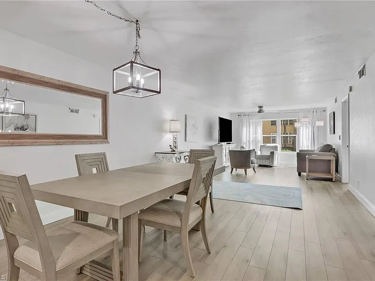 4001 Ice Castle Way #5 — Photo 7