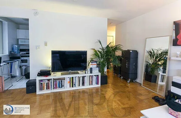 Rented by Metropolitan Property Group | media 20