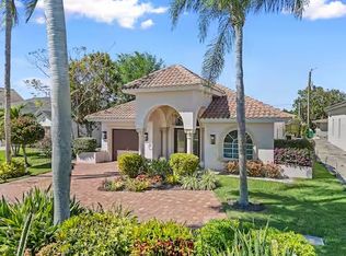 571 93rd Ave N, Naples, FL 34108