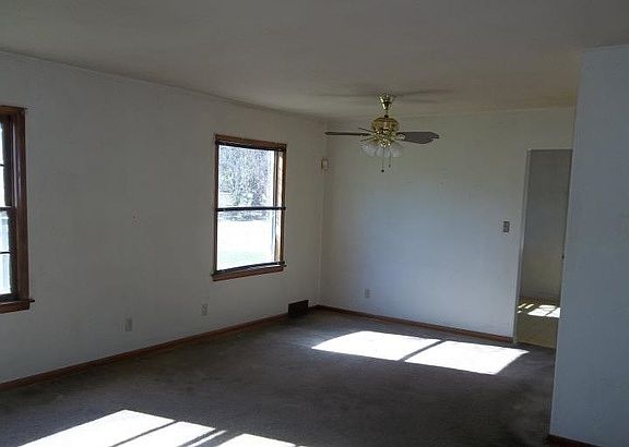 3rd image of 1004 N Sunset Ave