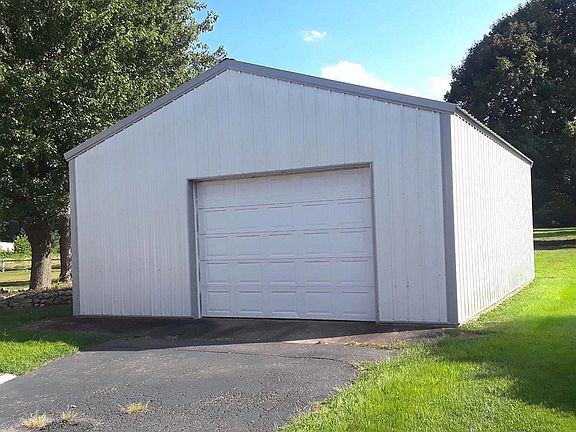 4th image of 317 Eastview Dr