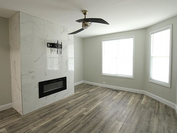 Spacious Living Room!