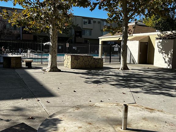 4th image of 4425 Norwalk Dr APT 10
