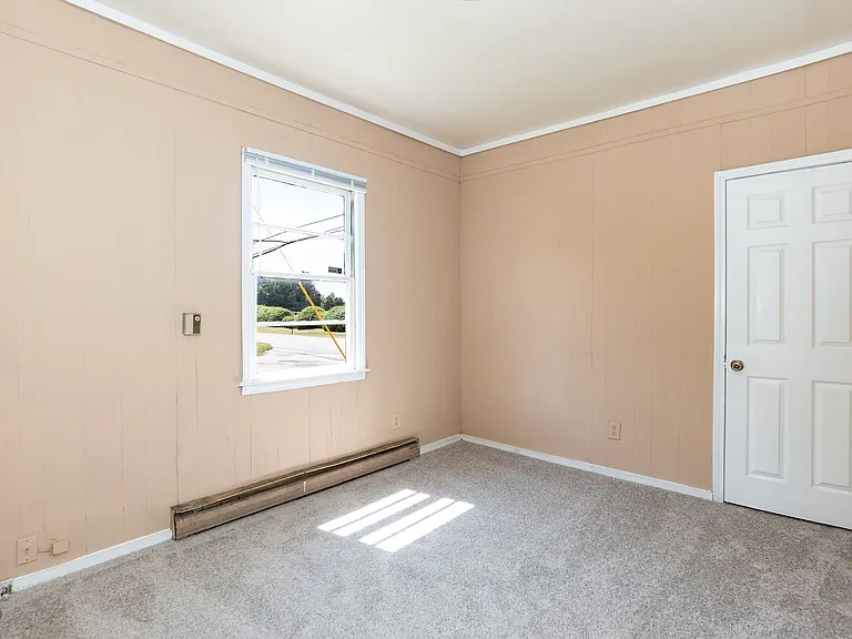S Mckay Ave- Duplex — Photo 15