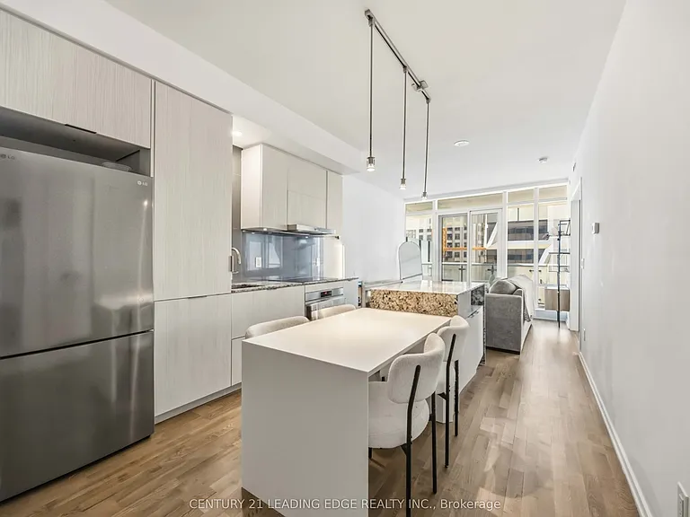 1 Bloor St E #3308 — Photo 12