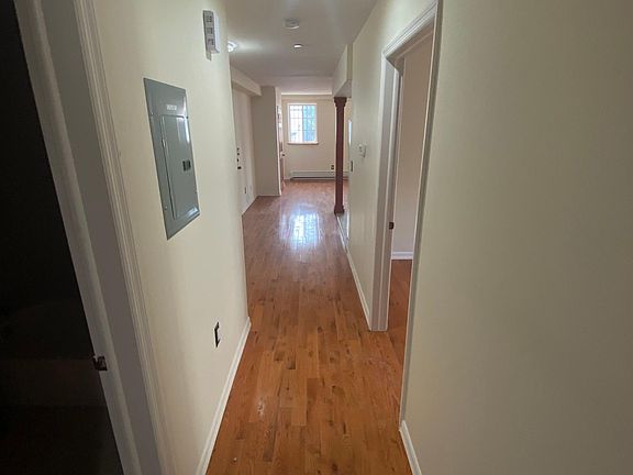 4th image of 3028 Wilson Ave #2