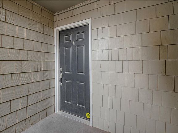 3rd image of 1810 E 97th St APT A