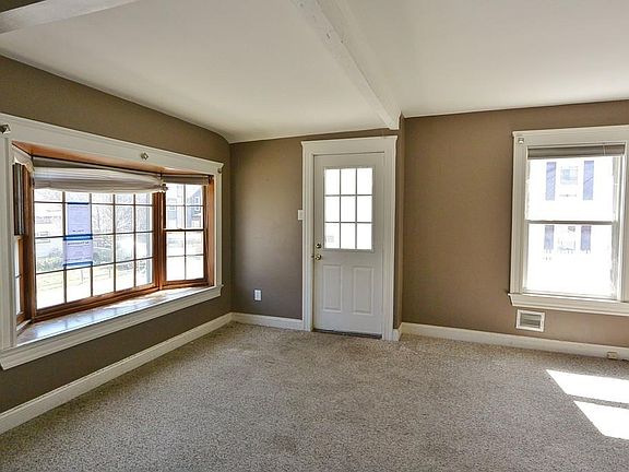 3rd image of 10 Winnegance Ave