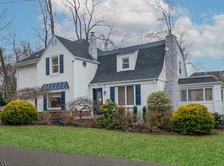 796 Ackerman St, Franklin Lakes, NJ 07417