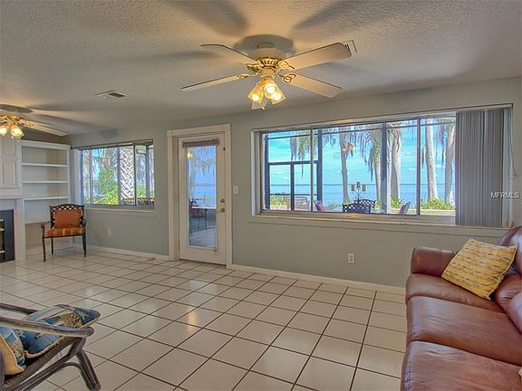 3rd image of 12137 Lakeside Ln