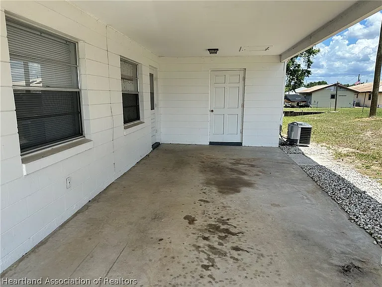 1318 Schlosser Rd — Photo 2