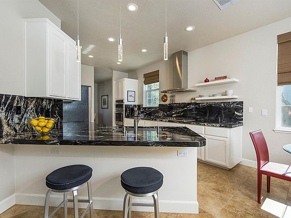 3rd image of 741 Chiles Ave