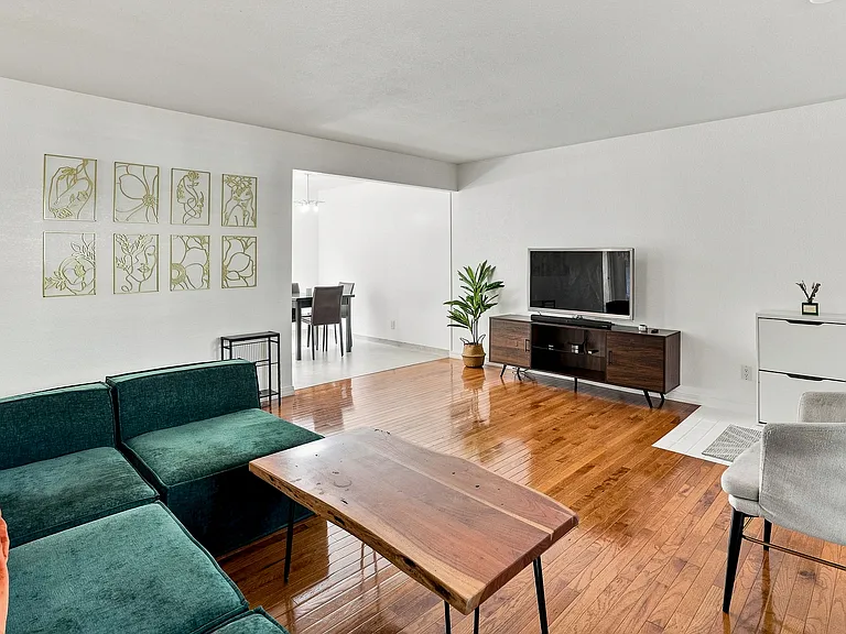 1408 W Latimer Ave #1 — Photo 5