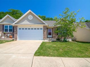27 Parkville Ln, Festus, MO 63028
