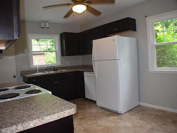 5th image of 1435 Robertson Ave