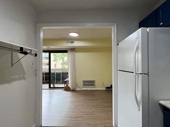 4th image of 6147 Leesburg Pike APT 306