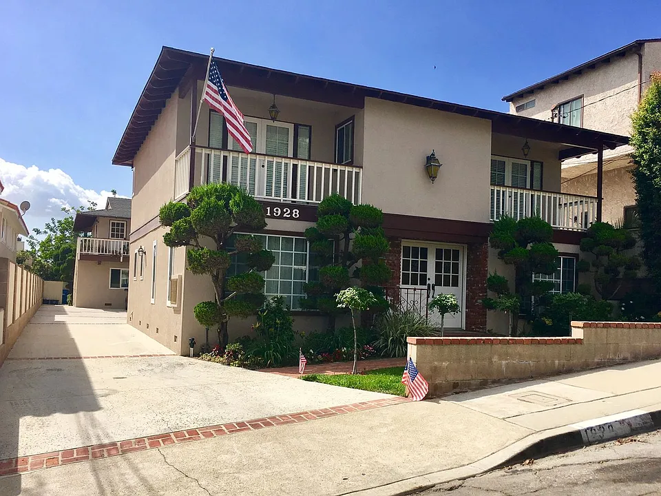1928 Gates Ave