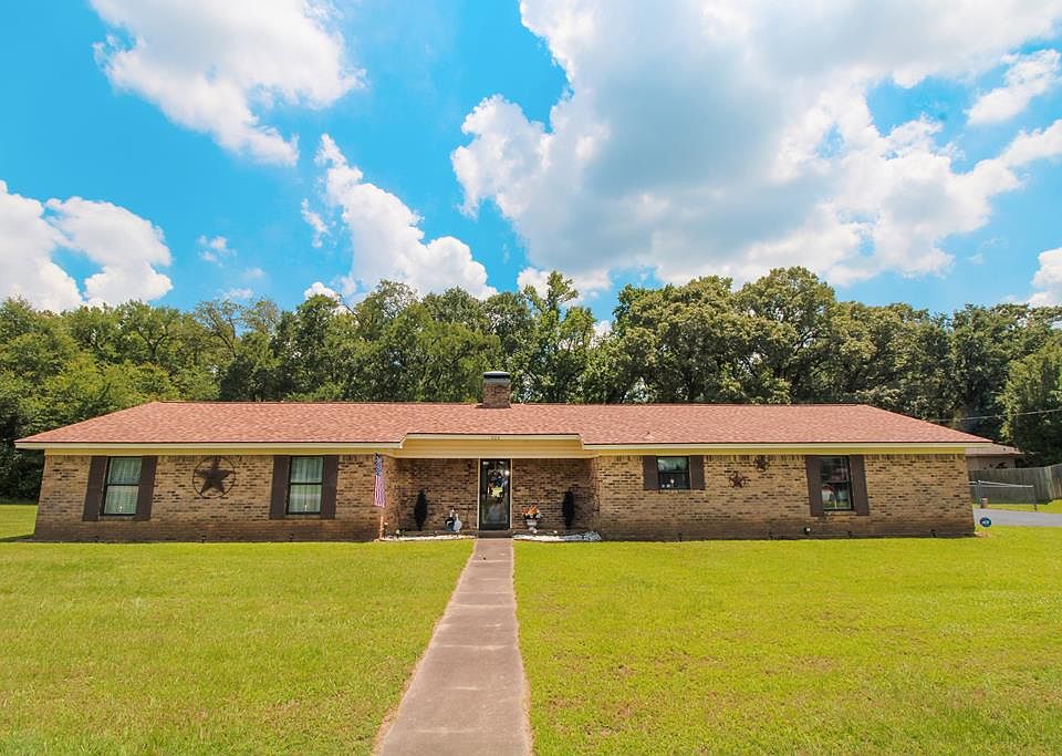 1st image of 604 Brookhollow Dr