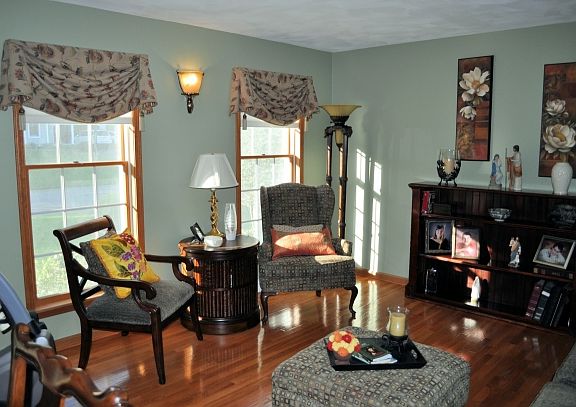 4th image of 723 Marjorie Ln