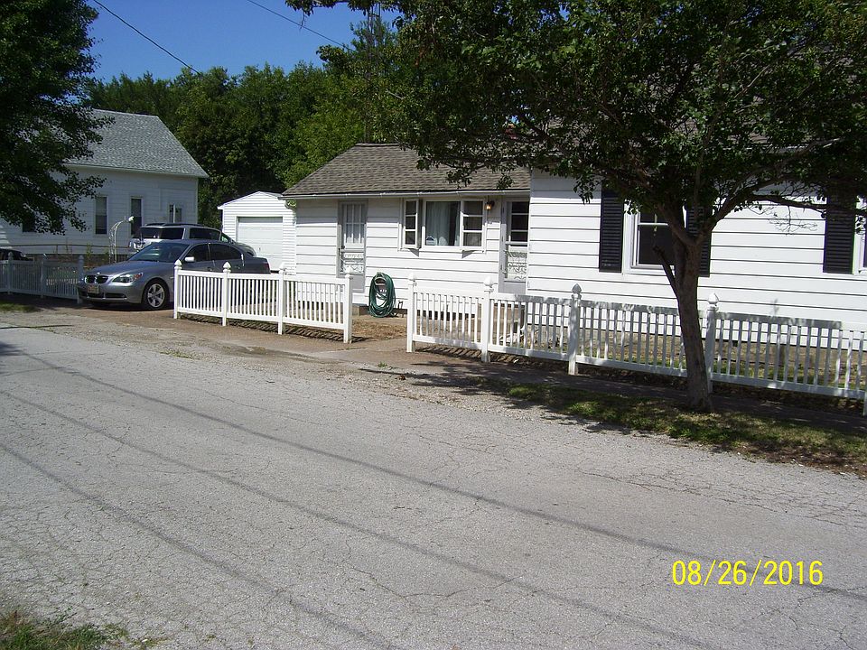 2nd image of 905 Jackson Ext
