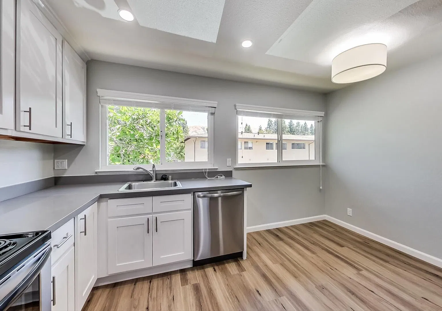 Completely Renovated 2 bed & 1 bath Warm Springs Neighborhood with Top 10 Schools! — Photo 3