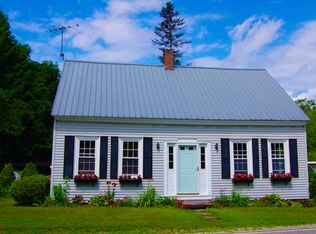 10 Lovejoy Pond Rd, Wayne, ME 04284