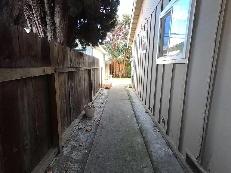 394 Kuehnis Dr — Photo 7