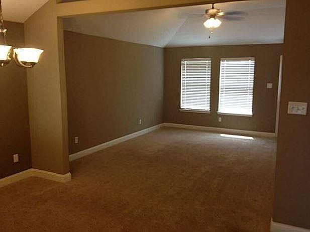 1st image of 3015 Lake Side Dr