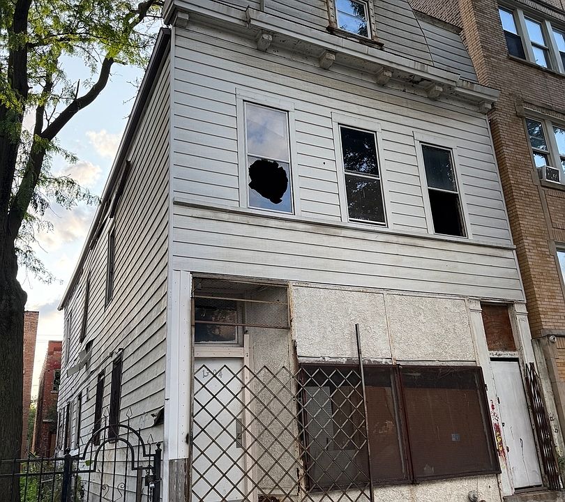1st image of 1304 S Karlov Ave