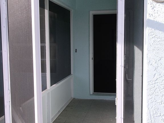 5th image of 567 SW Ryan Ave