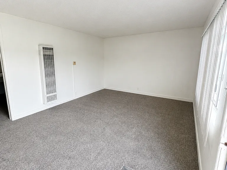 14905 Lemoli Ave. — Photo 5