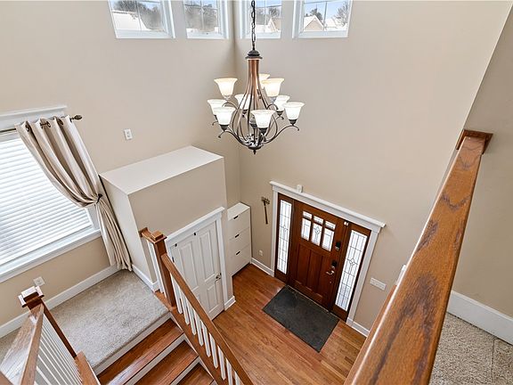 4th image of 228 Berkeley Way