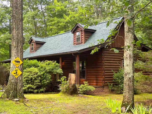 84 Retreat Rd, Hillsville, VA 24343