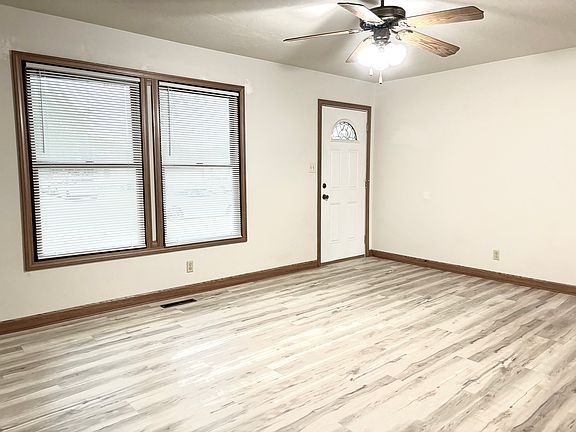 3rd image of 341 Anita Dr