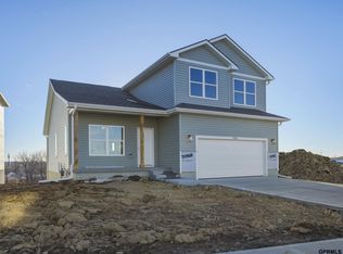 7934 93rd St, Omaha, NE 68122