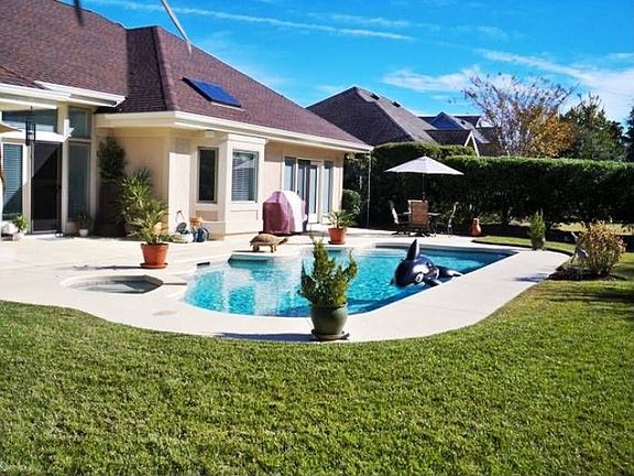 2nd image of 2 Palm View Dr